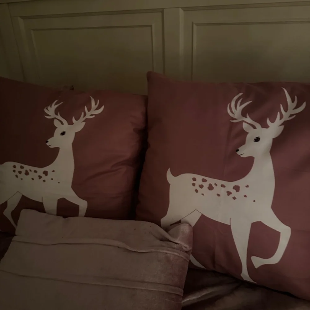 20 x 20 Pink Christmas Reindeer Pillow Cases- Set of 2 - Picture 4 of 5
